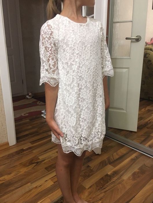 Сукні для дівчаток в ідеальному стані