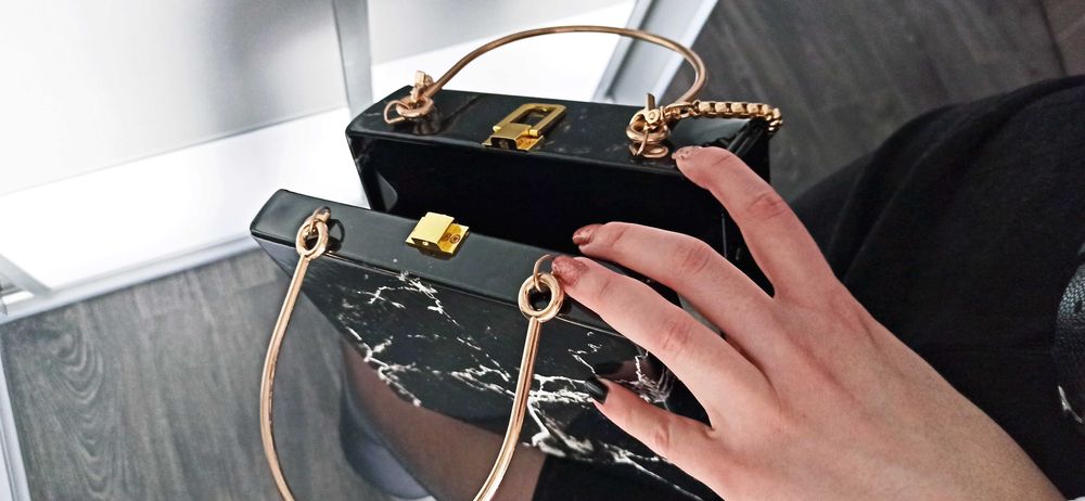 PREZENT Czarna torebka damska NA SYLWESTRA kuferek box marmurek