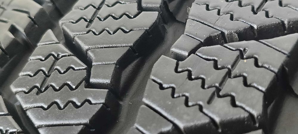 2X 215/65R16C 106/104T Continental Winter Van Contact 73AK