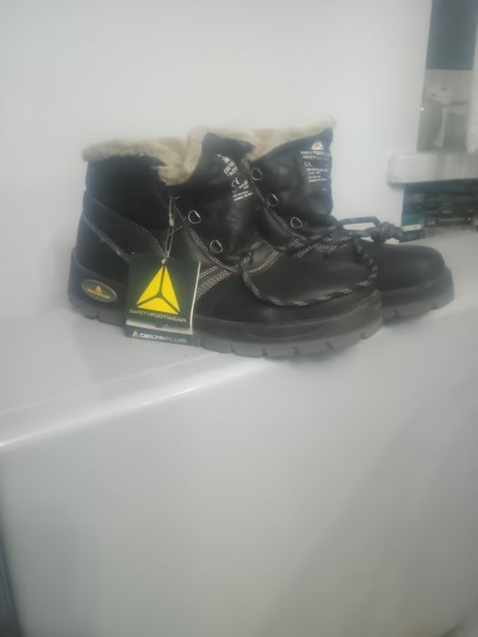 Buty robocze Delta Plus Jumper S3 ocieplane  rozmiar 46