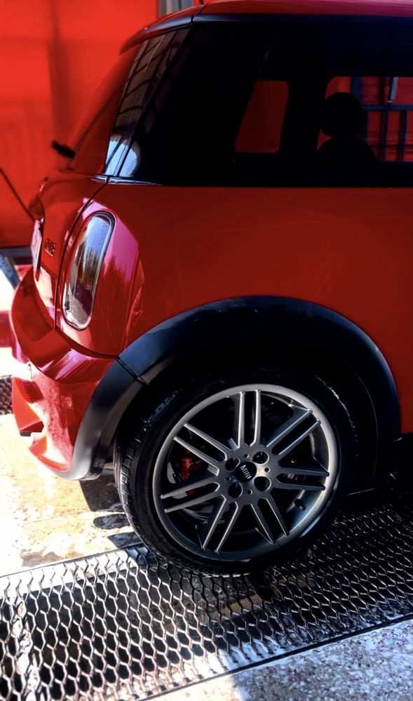 Продаю своє авто MINI Hatch One2002