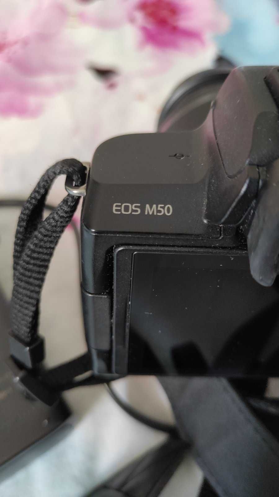 Фотоапарат продам Canon EOS M50 + обьєктив в ідеальному стані