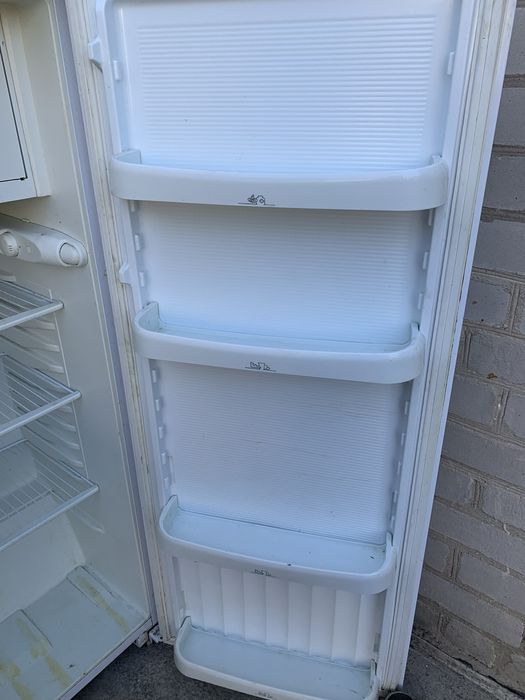 Продам холодильник на запчастини