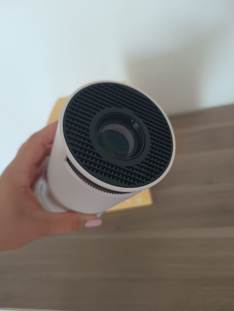 Projektor rzutnik WiFi Android, przenośny, obrotowy, SMART 4K, głośnik