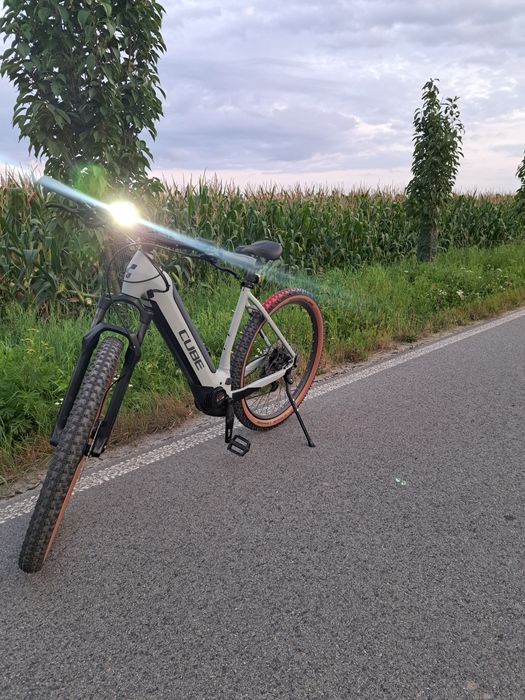 Cube Reaction Hybryd Race 625 rower elektryczny