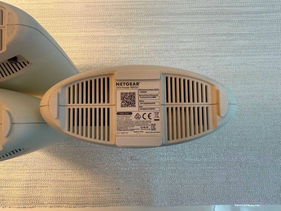 Zestaw Mesh WiFi NETGEAR Orbi RBR50 + 2x RBS50