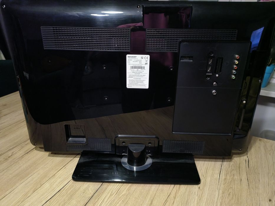 Telewizor LCD  SHARP 32 cale