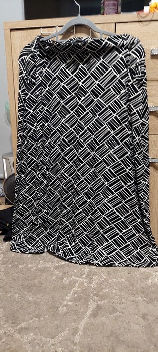 Spódnica z kieszeniami r. M