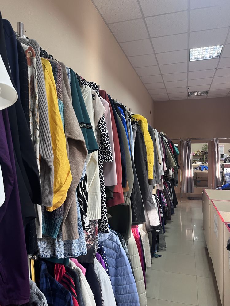 Продається бізнес: магазин одягу секонд-хенд