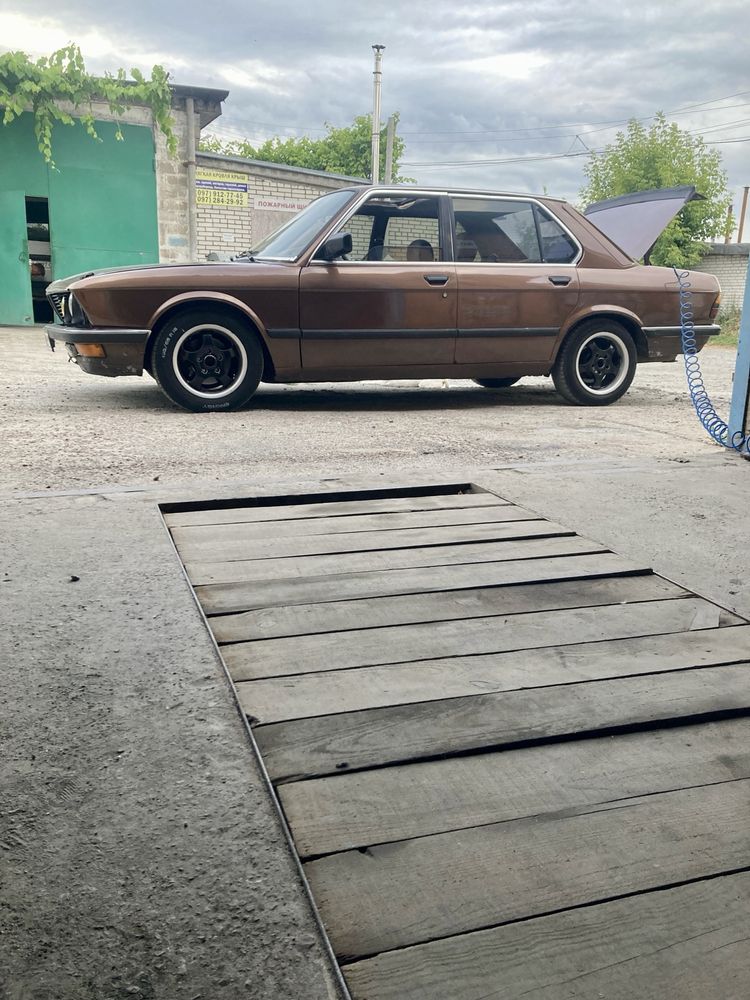 BMW E28 m30b25 возможен обмен