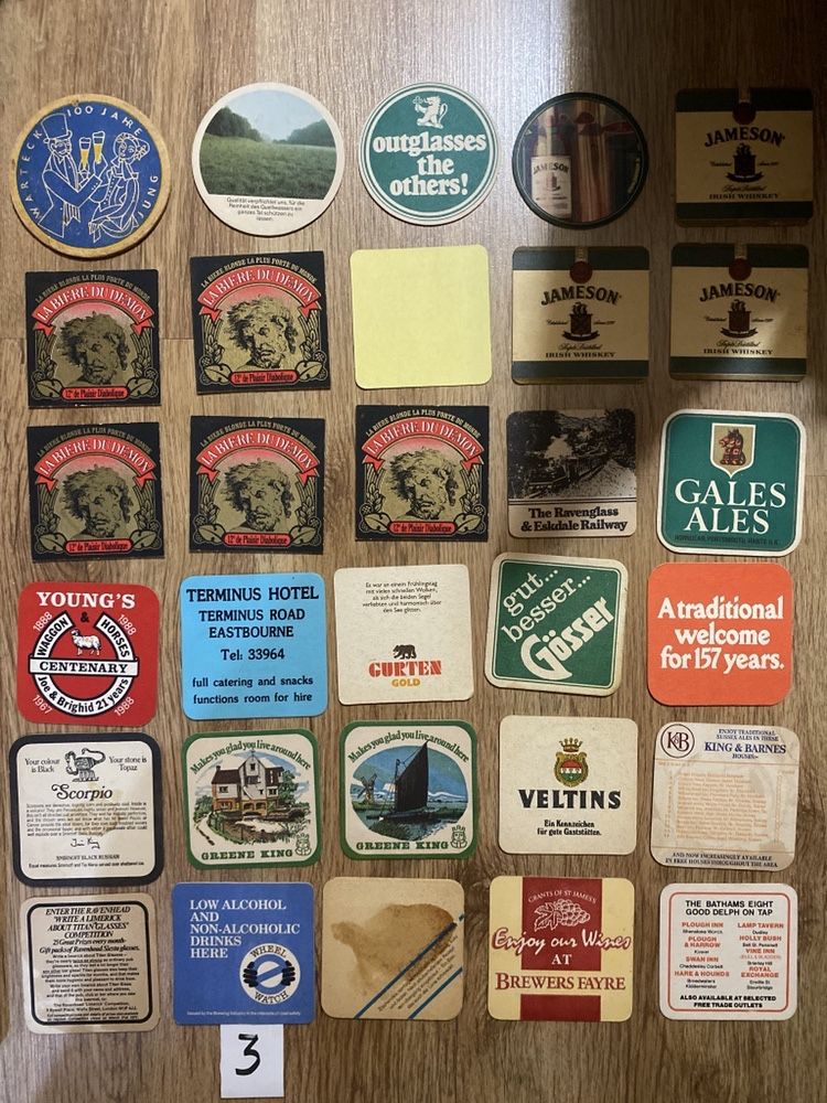 Lote de 130 bases para copos, anos 70 e 80