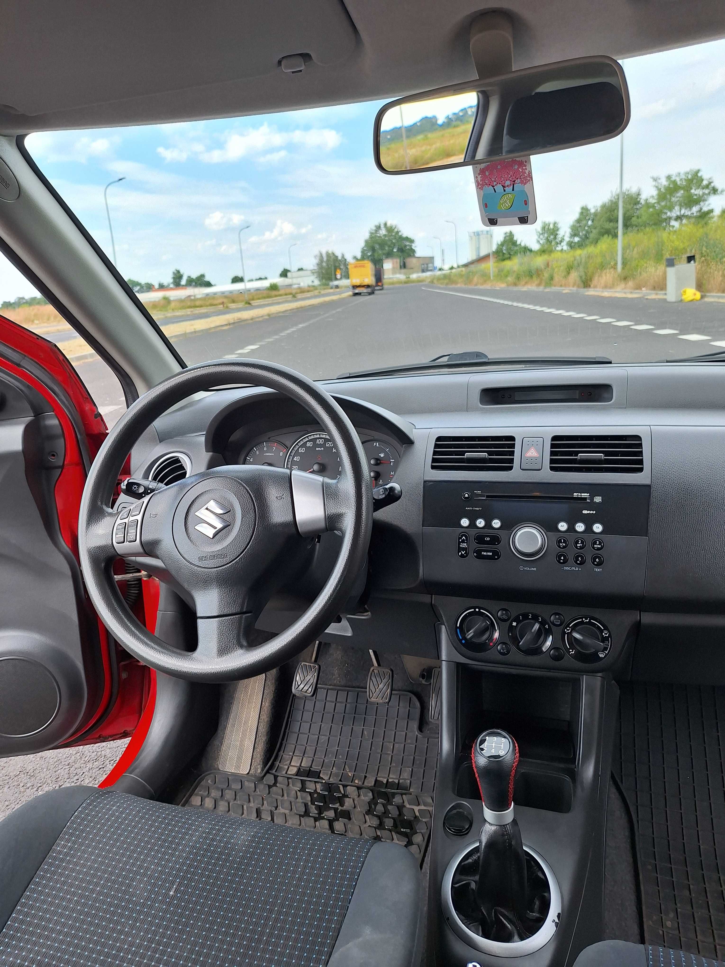 Suzuki SWIFT 1.5 Benzyna