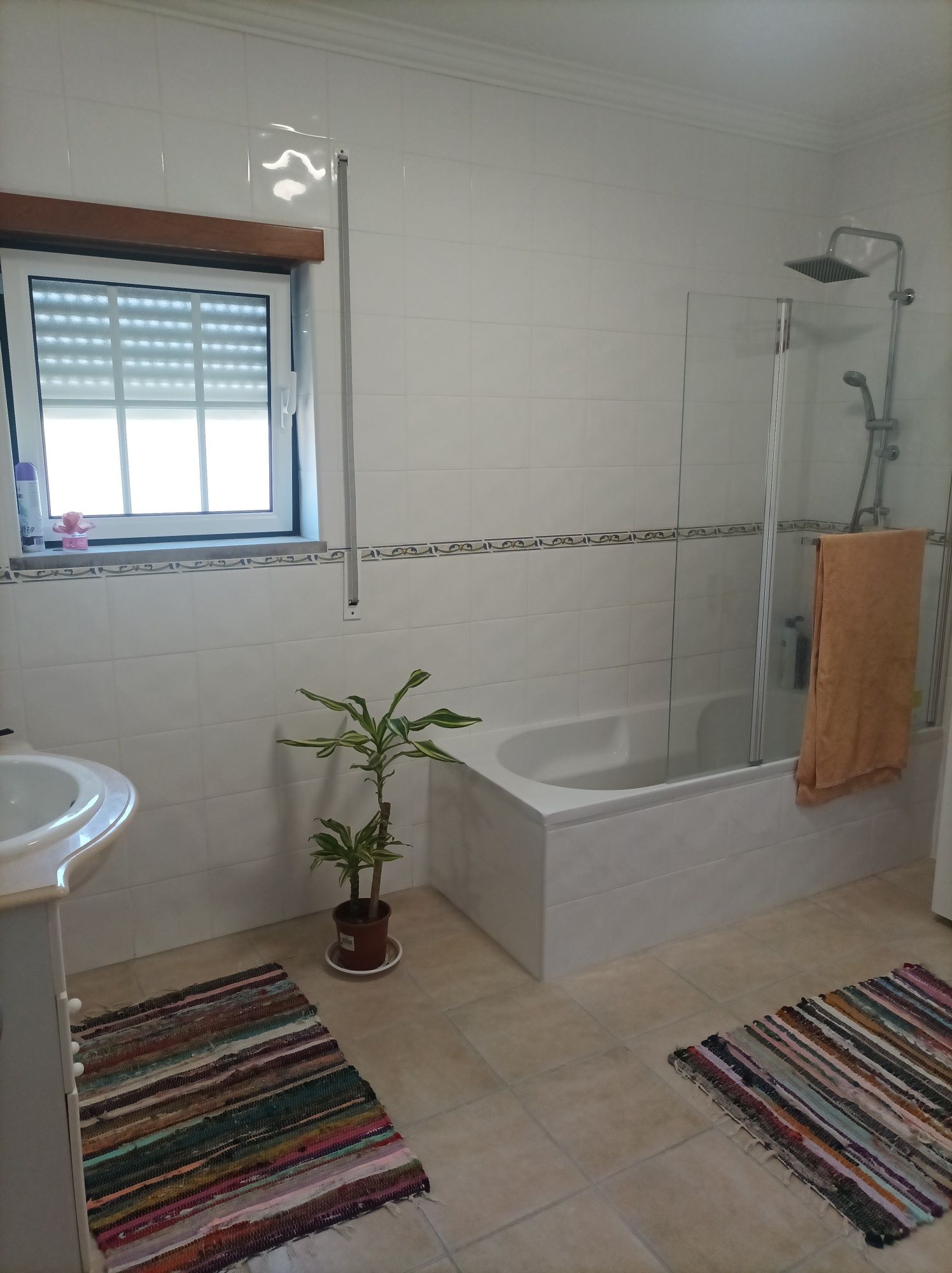 Vendo excelente moradia T4 a 5 minutos do centro da Lourinhã.