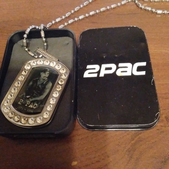 wisior/zapalniczka 2PAC