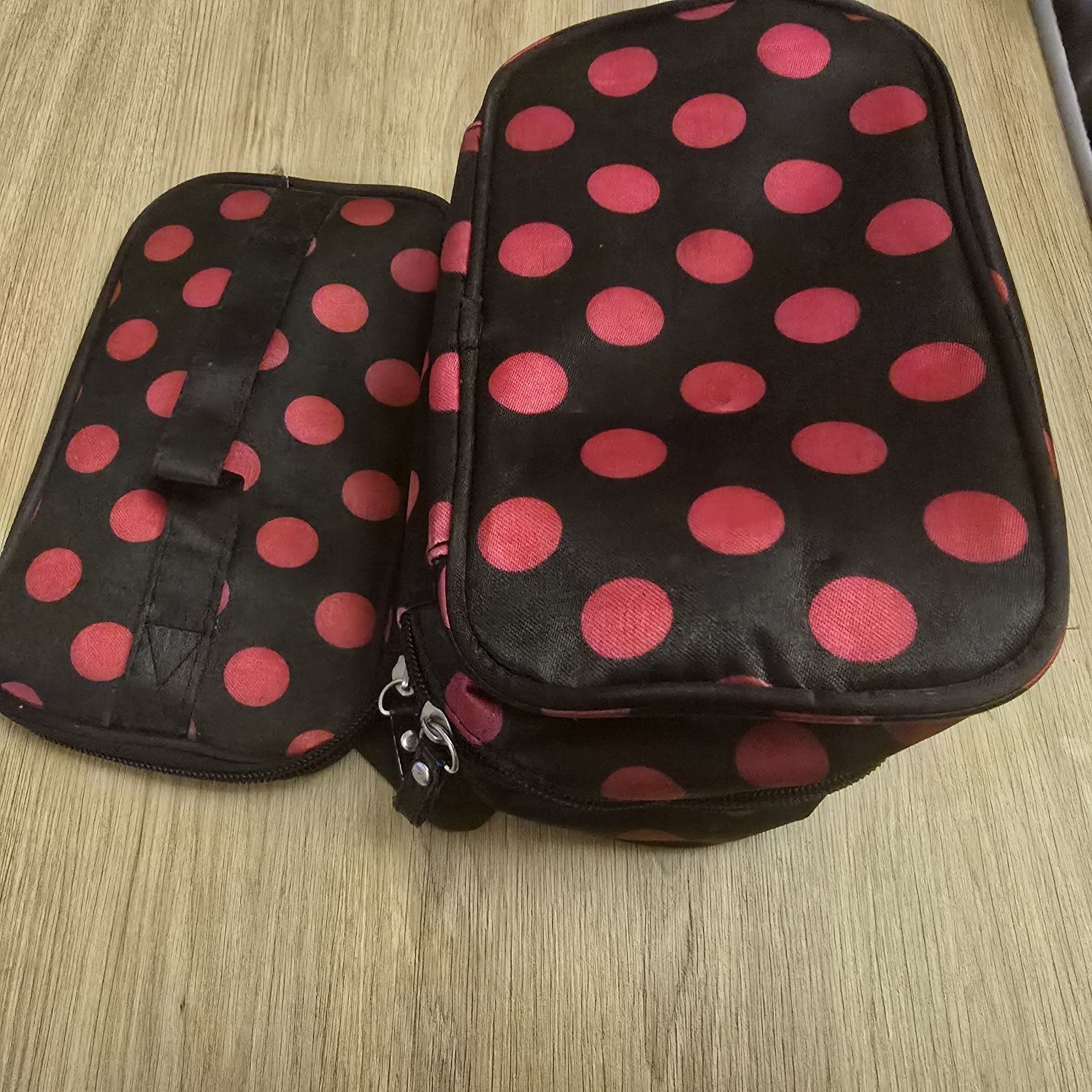 Używana kosmetyczka mini kuferek