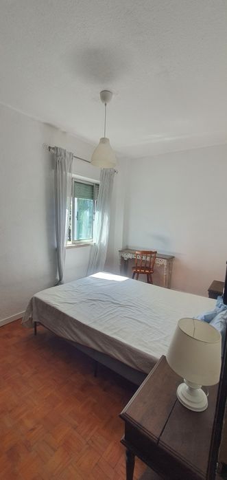 Quarto de Casal na Amadora para alugar