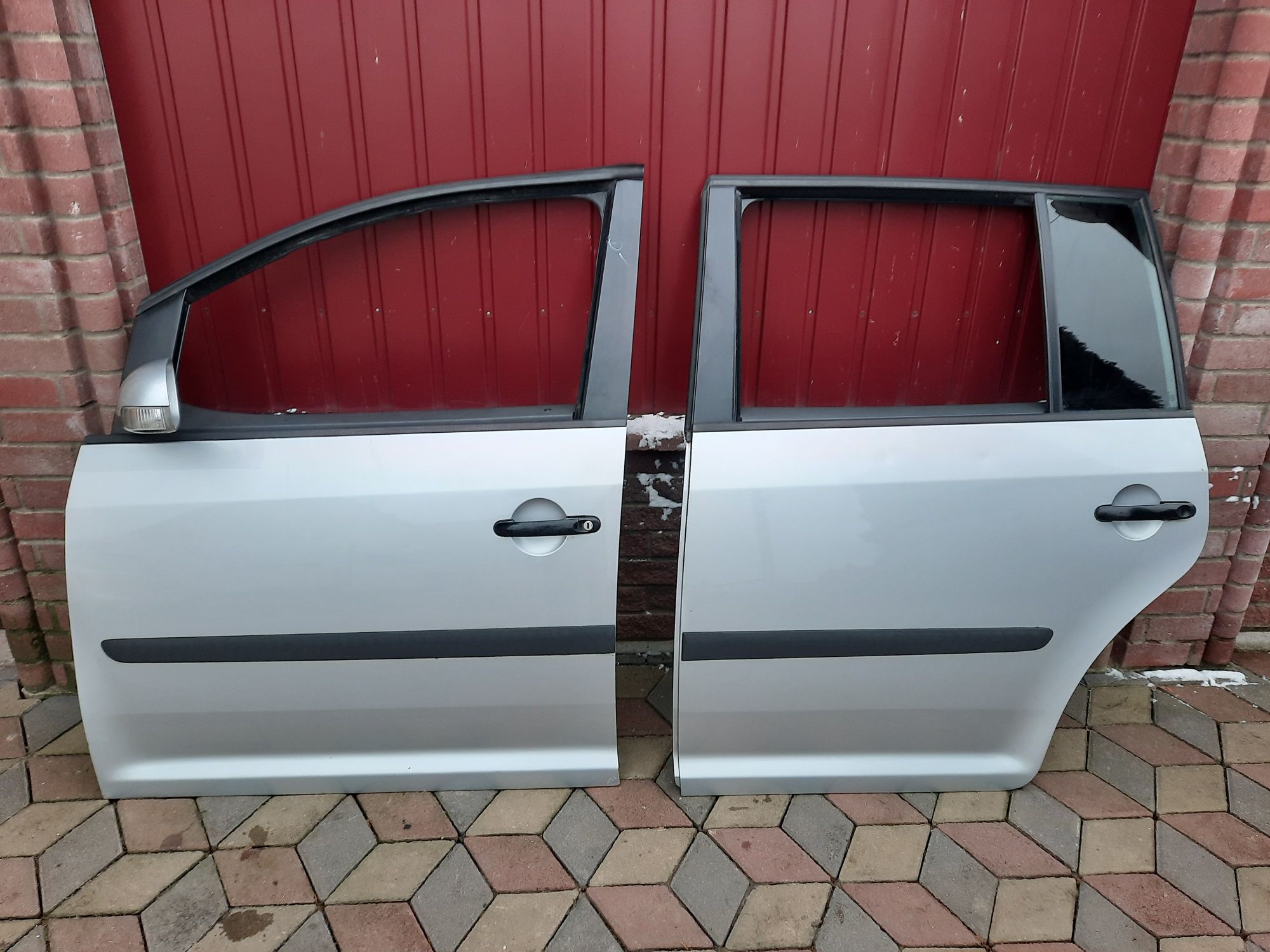 Розборка VW Touran 2.0 FSI Коробка Телевізор Крило Бампер Двері Мотор