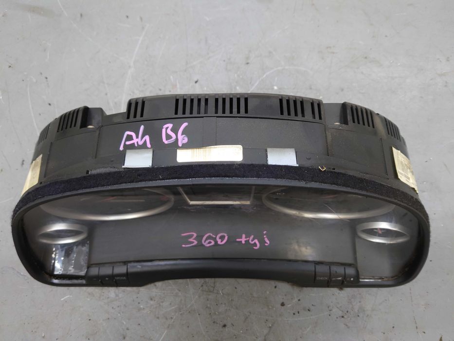 Audi A4 B6 Volkswagen Passat B6 1.9 TDI Licznik Zegary Prędkościomierz