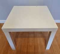 Biały stolik kawowy LACK z IKEA o wymiarach 55 cm x 55 cm x 45 cm