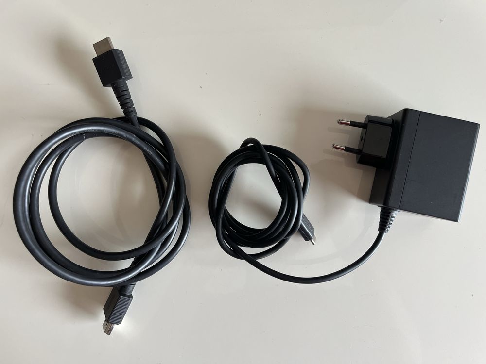 Nintendo Switch 1.1 (V2) Preta + Comando Wireless e Bolsa