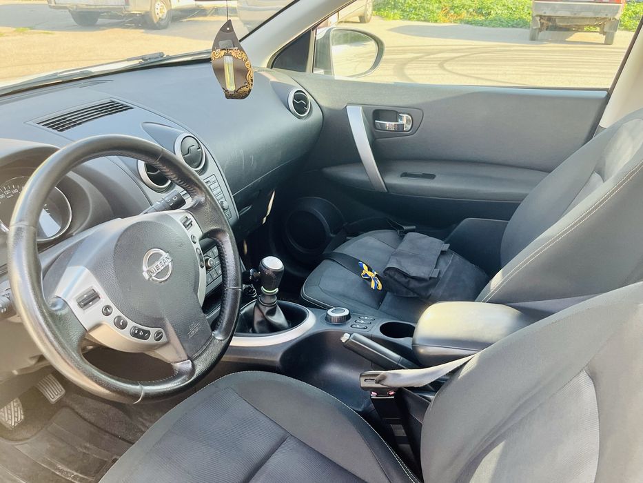 Продам Nisan Qashqai