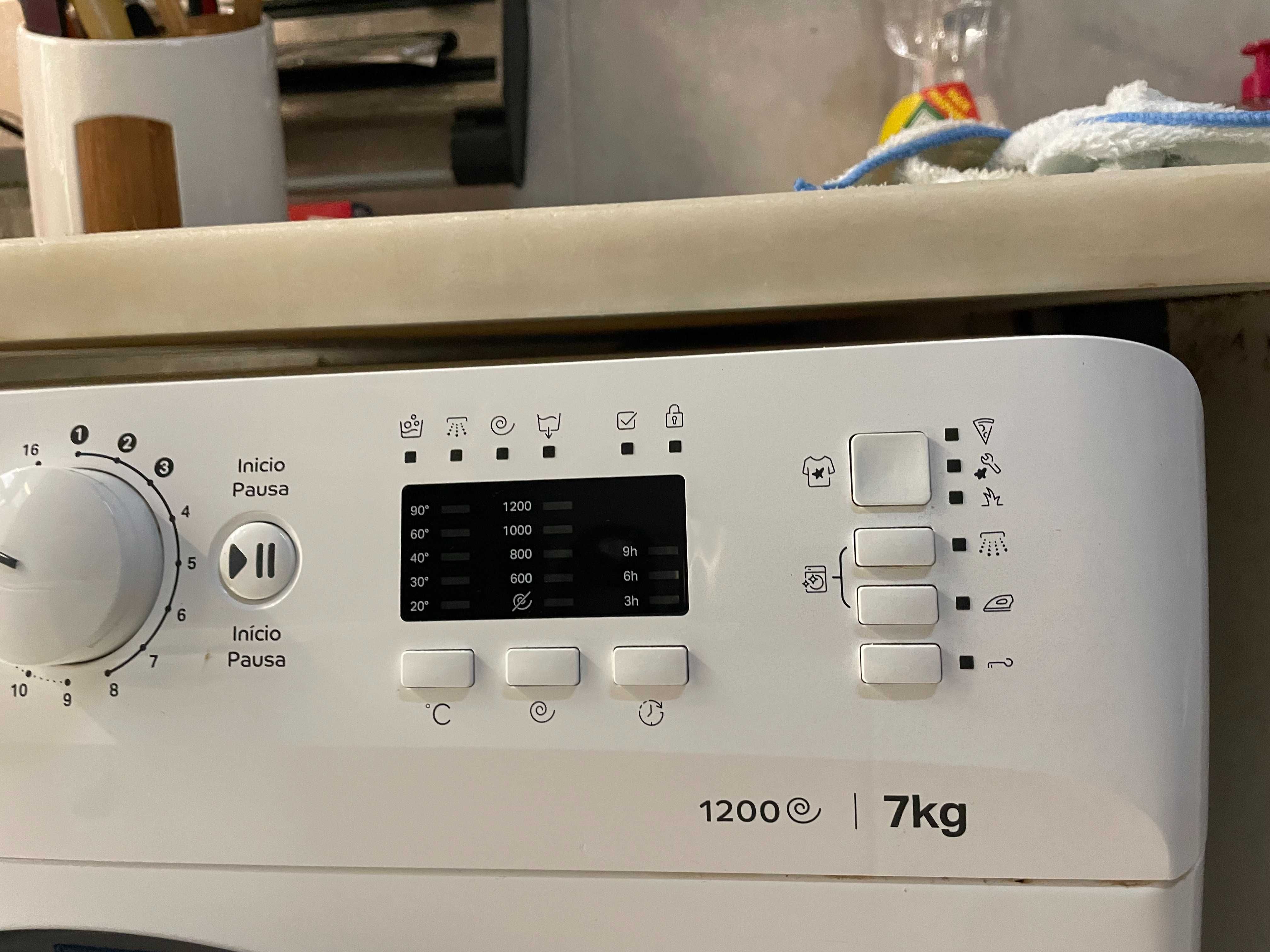 Máquina lavar Roupa Indesit 7Kg 1200rpm
