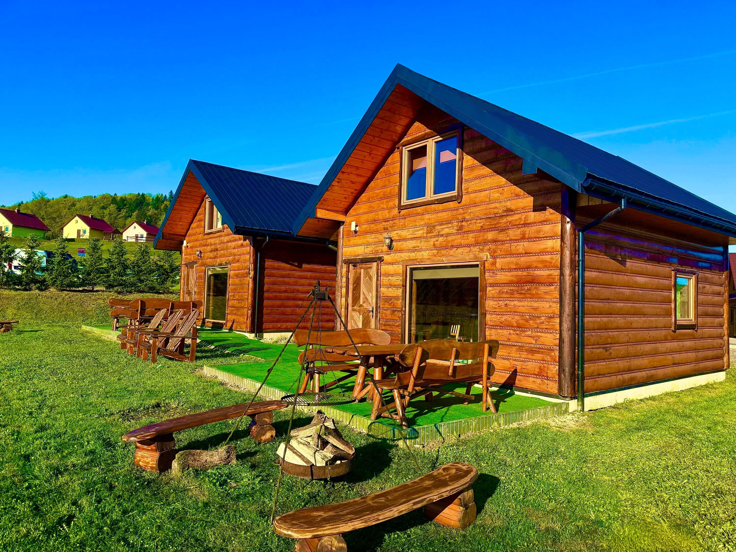 Bieszczady – drewniane domki z klimatem nad Soliną, odpoczynek!