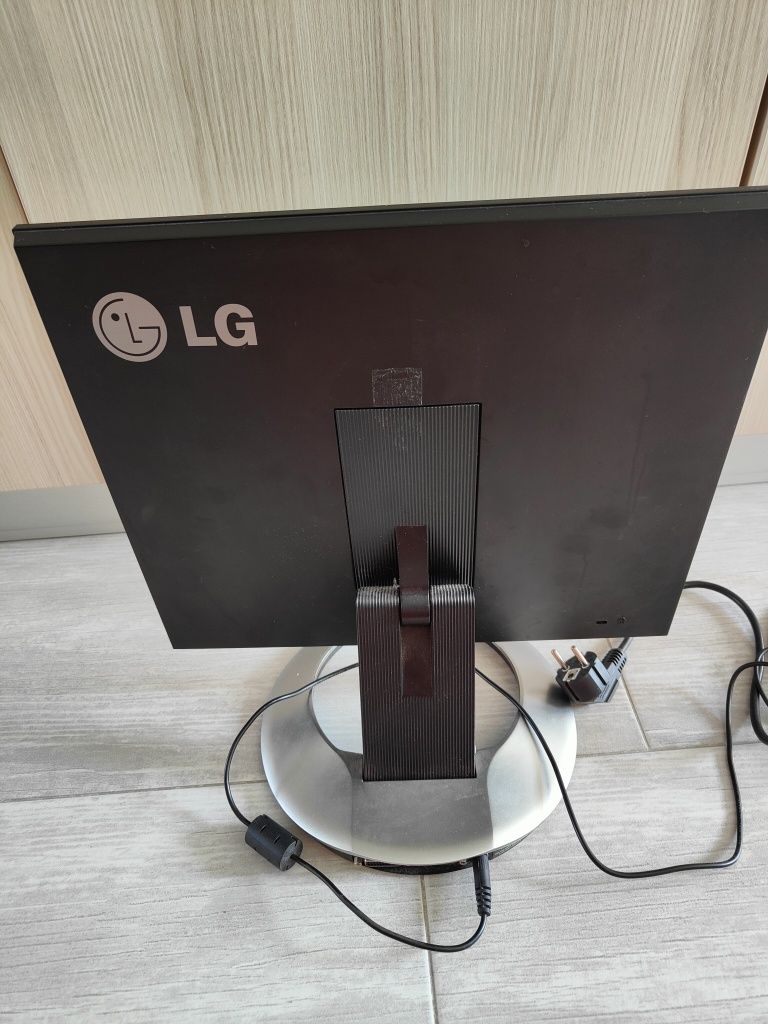 Monitor LG Flatron L1770HR-BF