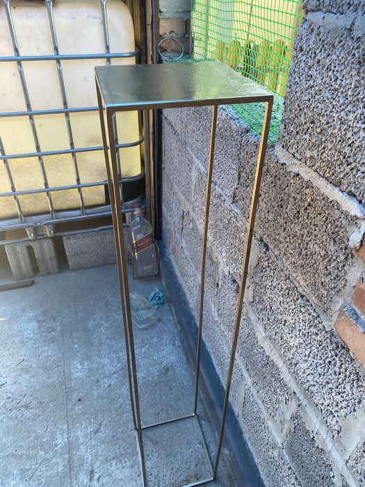 Стойки в лофт стилі