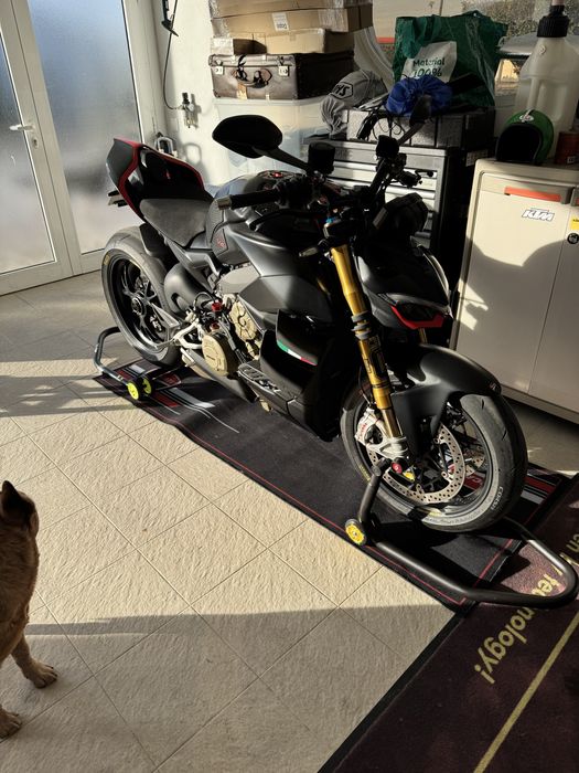Ducati streetfighter v4s