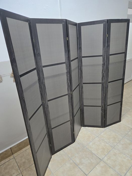 Ширма, перегородка ,розділення кімнати