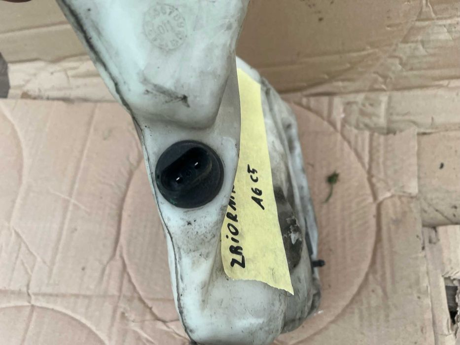 Zbiornik spryskiwaczy Audi A6C5 oryginał