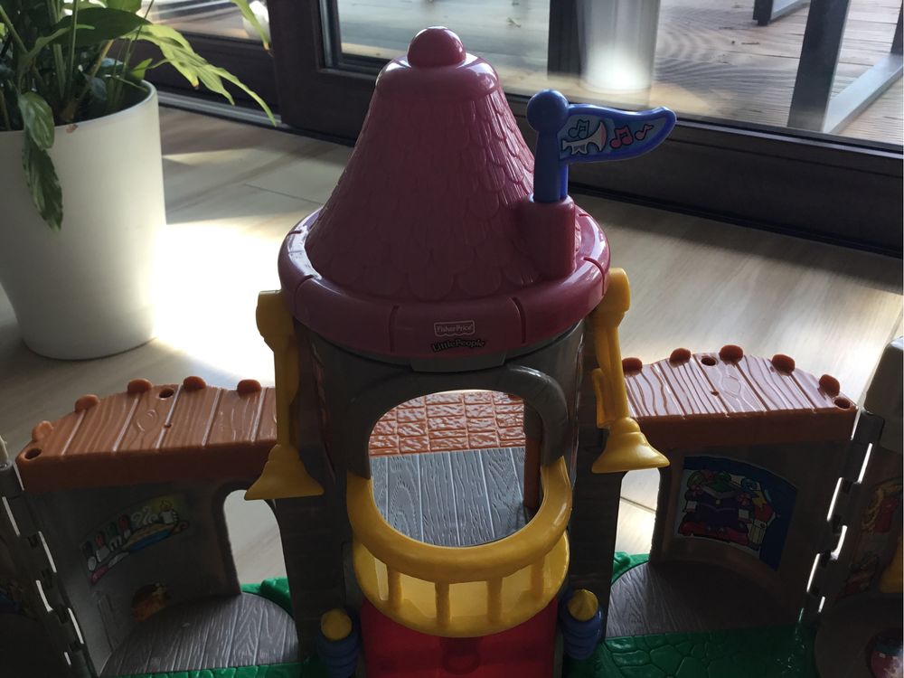 Zamek Fisher Price Little People