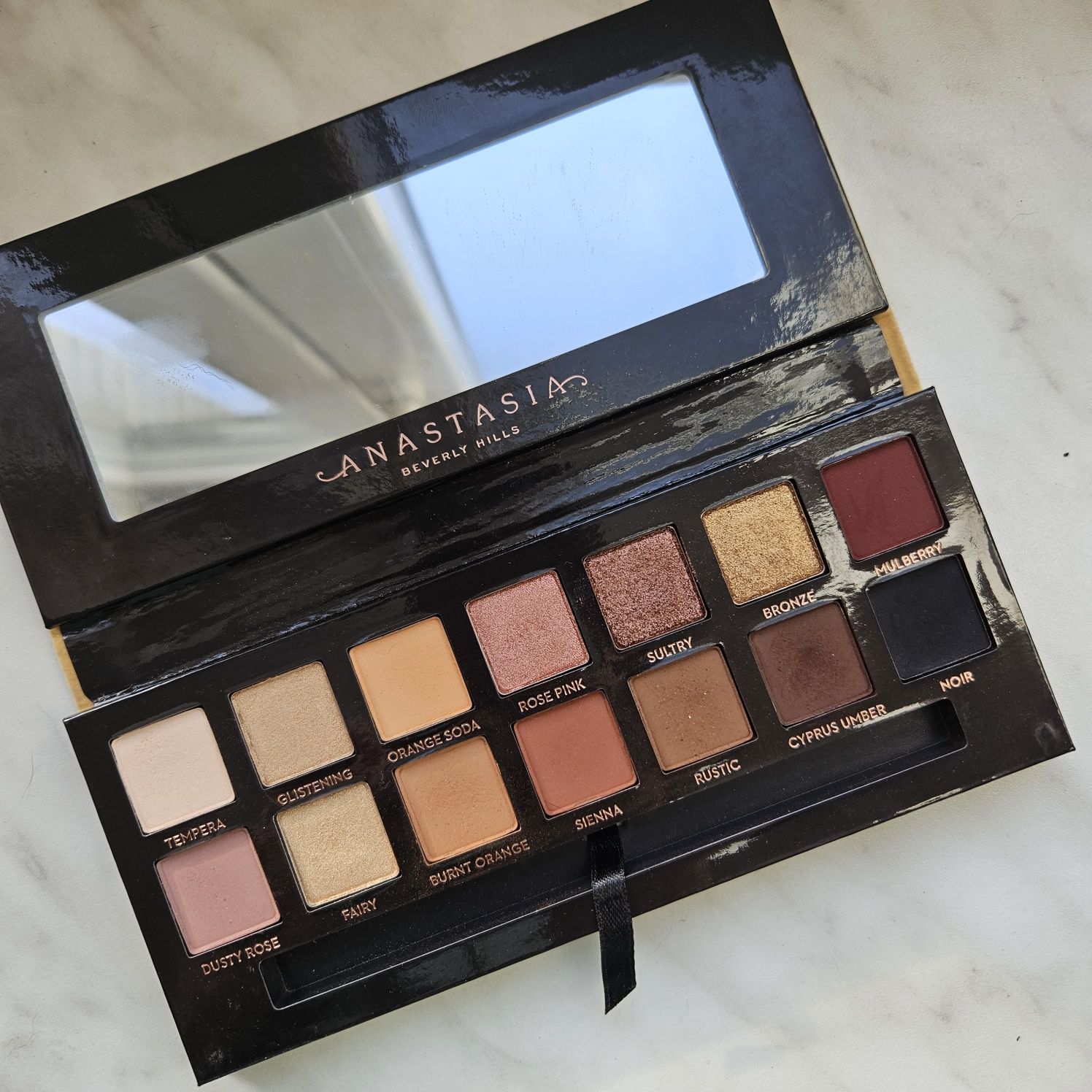 Anastasia Beverly Hills - SOFT GLAM