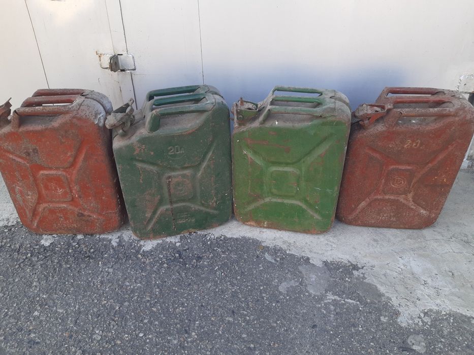 Каністри металеві  20л.