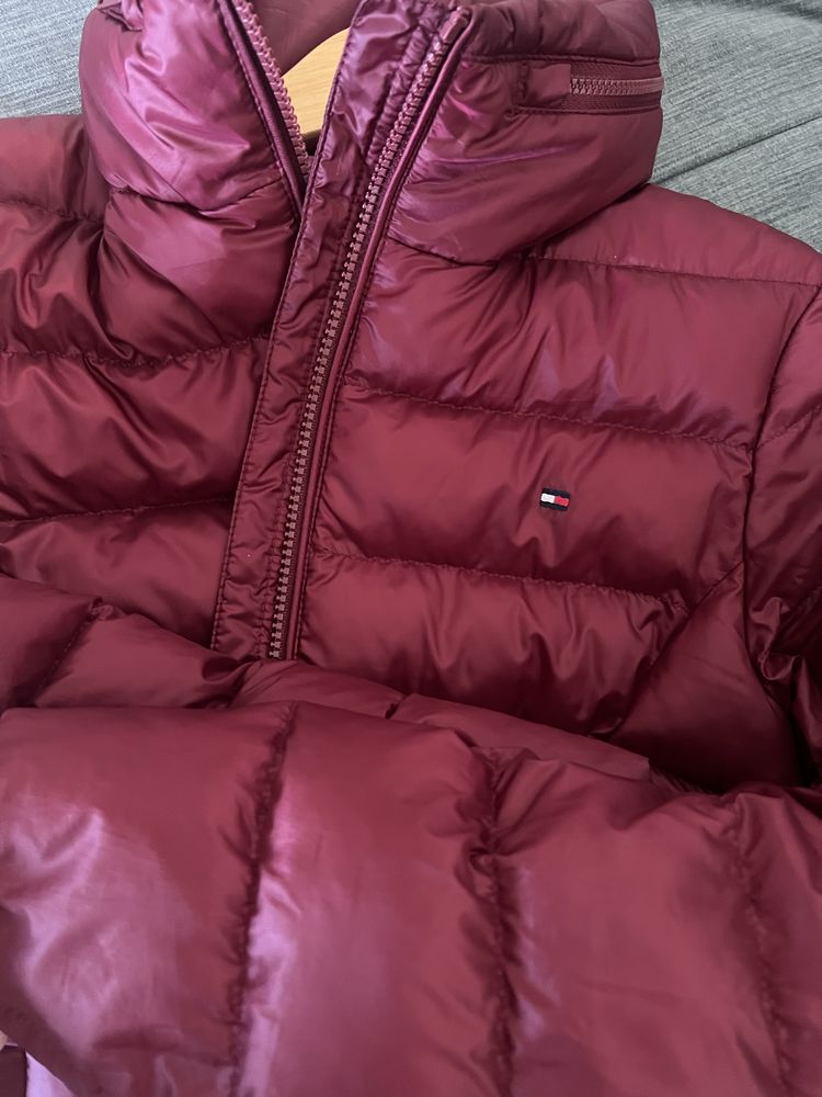Tommy Hilfiger xs куртка демісезон, бургунді колір
