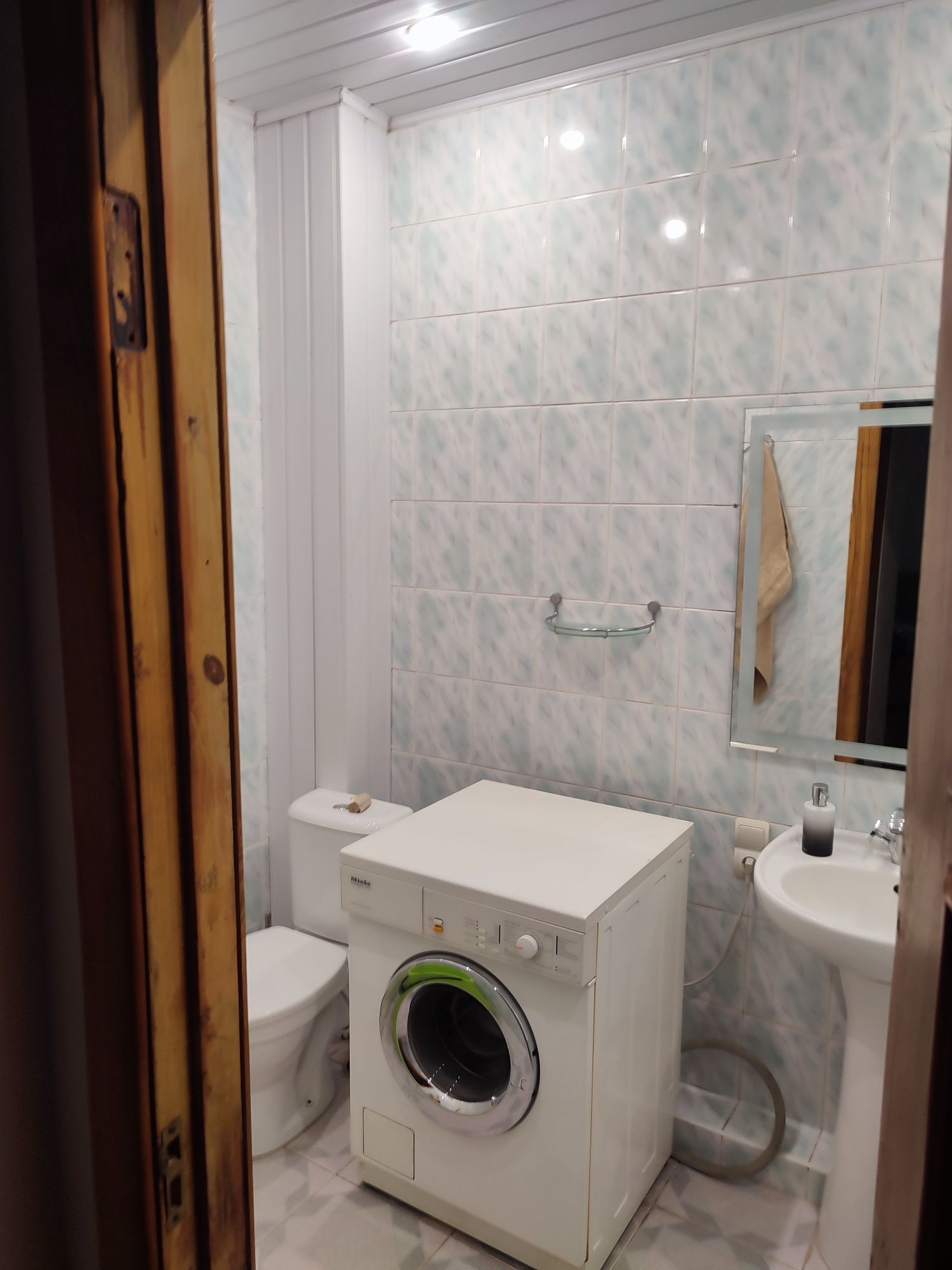 Продається 2х кімнатна квартира.