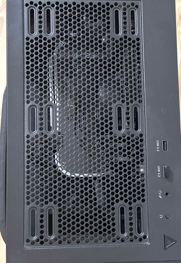 Komputer stacjonarny Ryzen 5 5600/RTX4070/32GB/1TB/650W