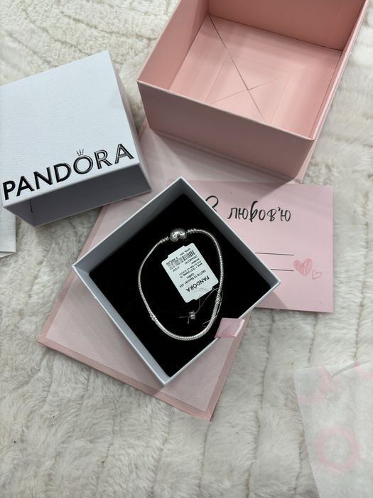 Браслет Pandora,(є шарми)