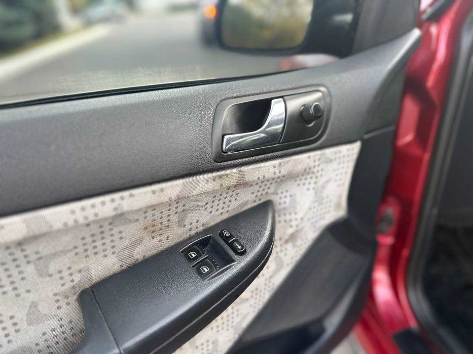 Продам Skoda Fabia 2003 1.2 механика