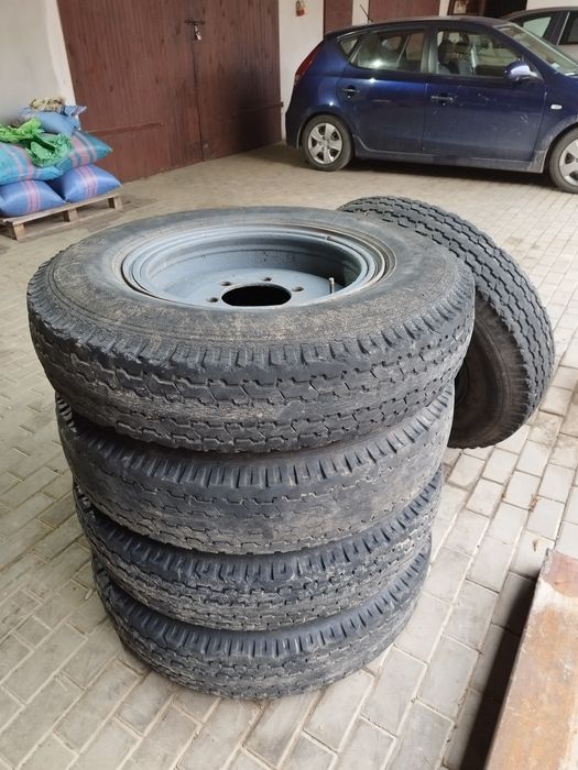 Opony rolnicze do przyczepy