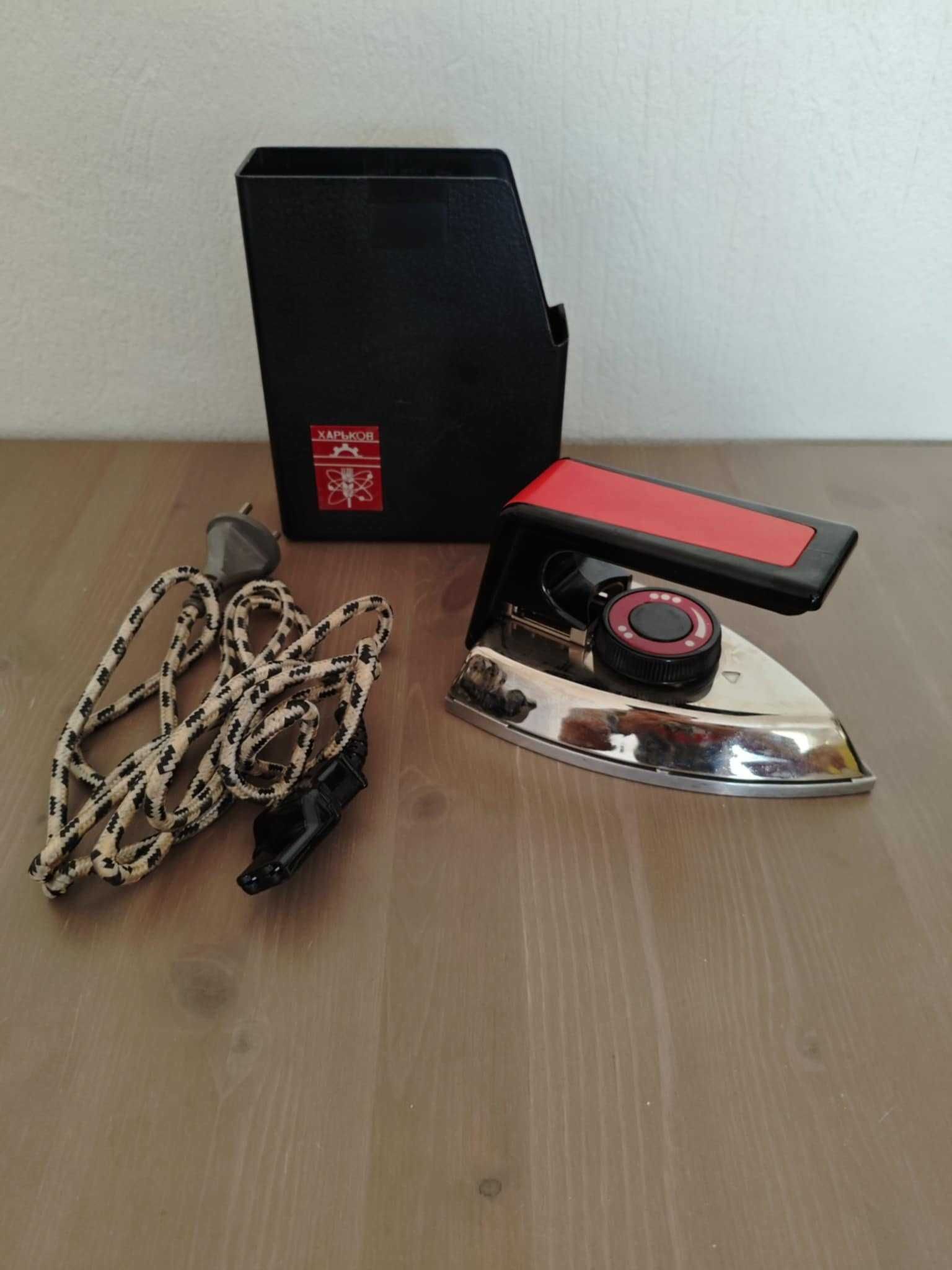 Żelazko turystyczne (składane), z PRL'u, Charków.