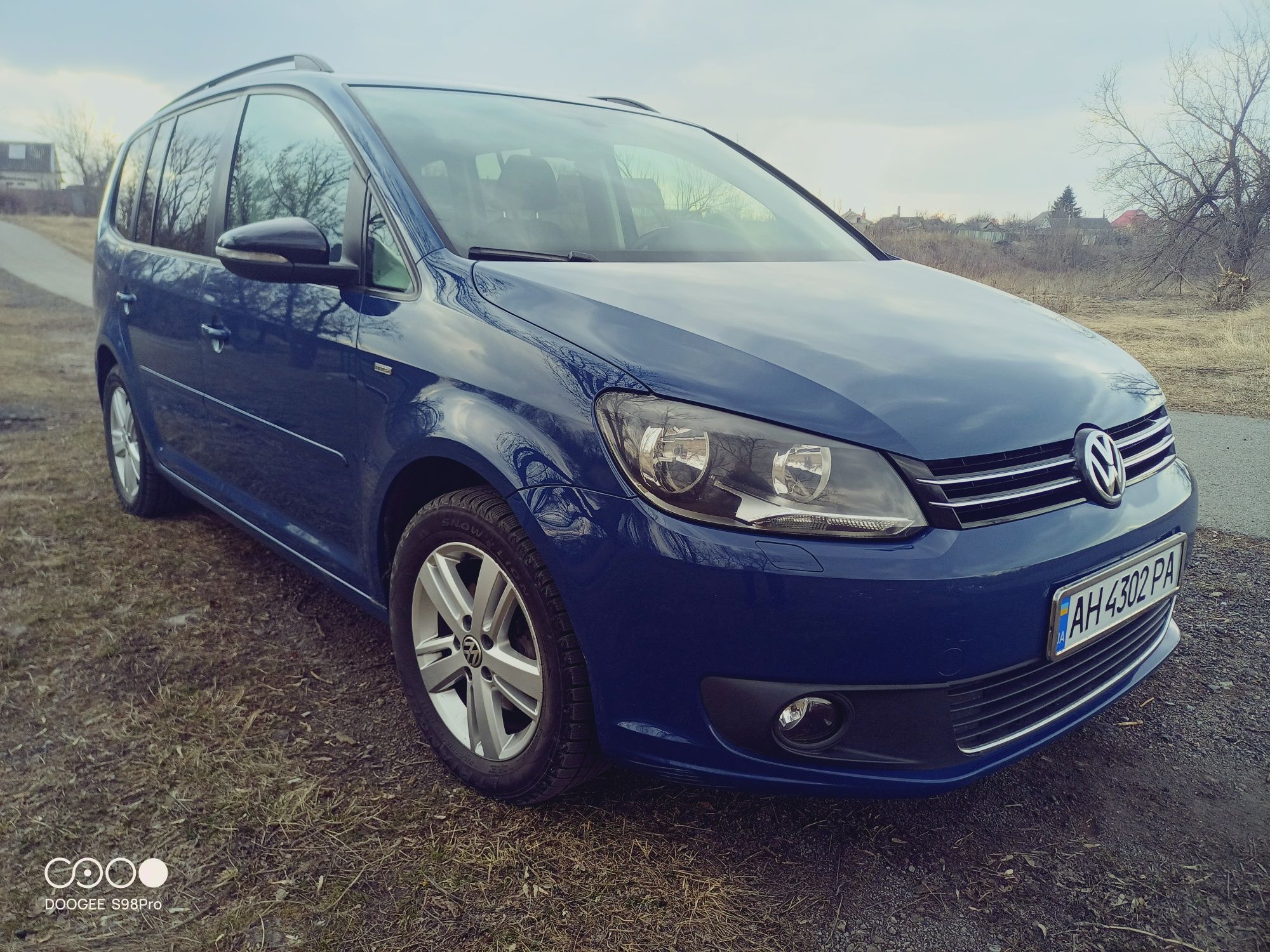 Volkswagen Touran 2012г