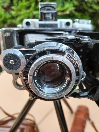 Kolekcjonerski aparat fotograficzny MOSKWA z etui i statywem.  100 % s