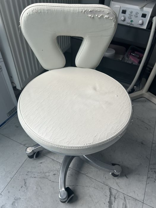 Taboret kosmetyczny do pedicure