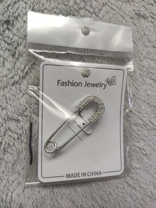 Agrafka Broszka Cyrkonie