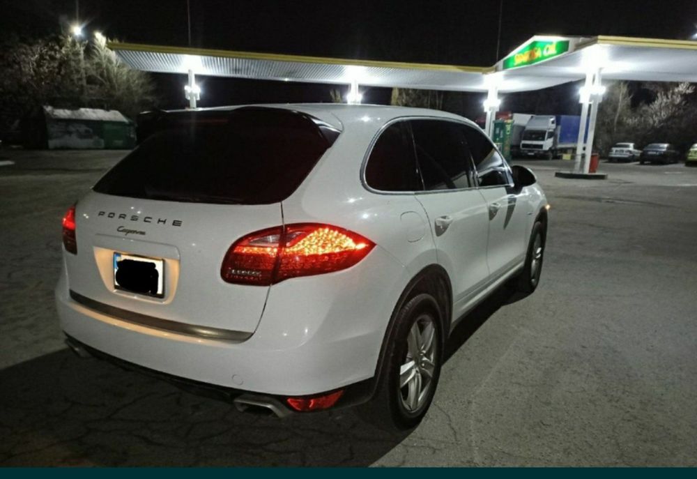 Продам Porsche Cayenne 3л