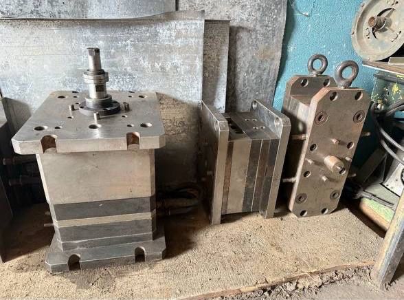 Прес форма, прес форми, для литья пластмаси