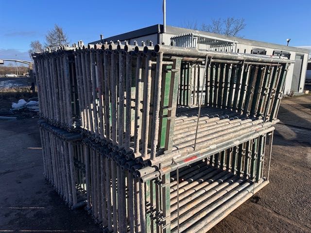 RUSZTOWANIE UŹYWANE idealnie na docieplenia ,domki 113,40 m2