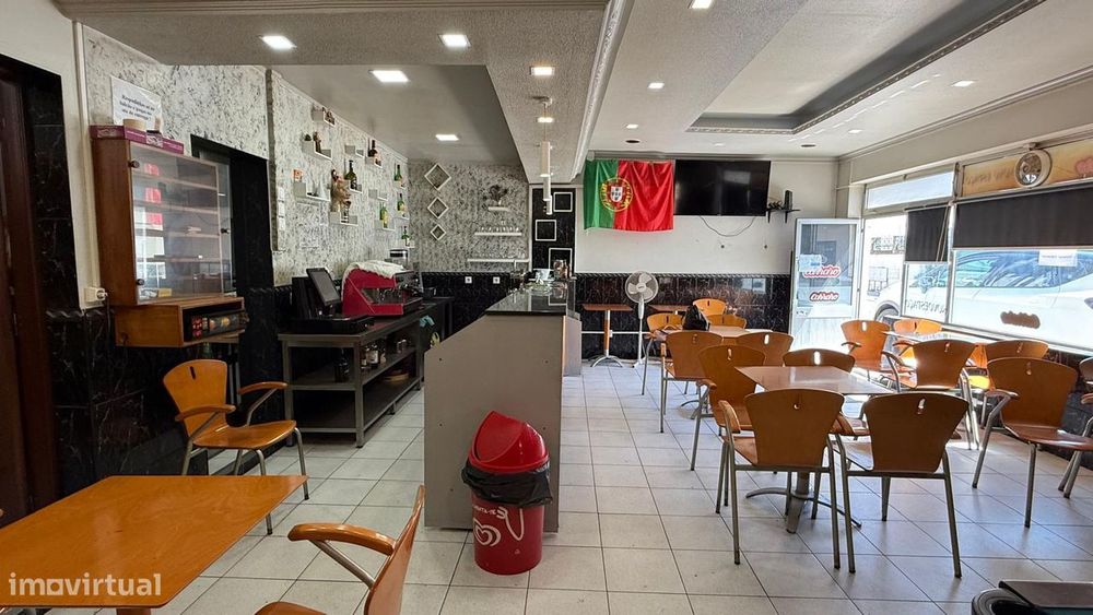 Trespasse Café Snack Bar Maia - renda 350€/mês